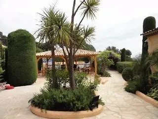 Des Oliviers Сент-Максім