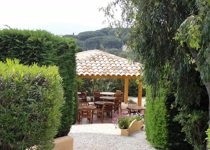 Des Oliviers Hotel 3*